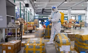 Trung Quốc yêu cầu khử trùng bưu phẩm từ nước ngoài để phòng ngừa COVID-19