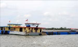 Liên tiếp phát hiện các vụ vận chuyển cát trái phép trên sông Soài Rạp