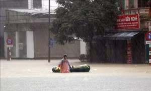 Nóng trong tuần: Mưa lũ gây thiệt hại tại miền Trung; bắt tạm giam bị can Lưu Bình Nhưỡng