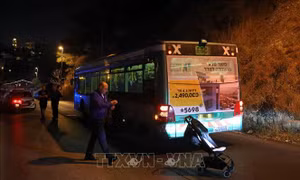 Nhiều người bị thương trong vụ nổ súng vào xe buýt tại Jerusalem