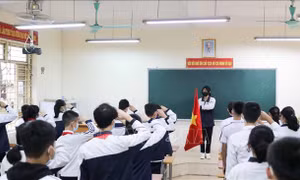 Học sinh lớp 9 ở 18 huyện, thị xã của Hà Nội đã đến trường học trực tiếp