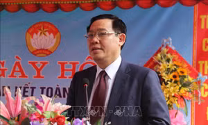 Phó Thủ tướng Vương Đình Huệ dự ngày hội Đại đoàn kết ở xã Hiến Sơn-Nghệ An