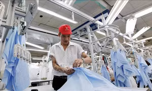 Tạm dừng đóng BHXH vào quỹ hưu trí, tử tuất đối với doanh nghiệp bị ảnh hưởng bởi dịch COVID-19