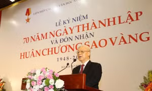 Tổng Bí thư: Huy động mọi nguồn lực để văn học, nghệ thuật phát triển mạnh mẽ 