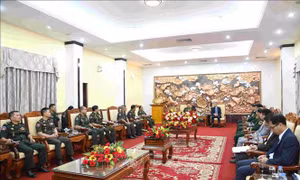 Quân đội Hoàng gia Campuchia chúc Tết Đại sứ quán Việt Nam tại Phnom Penh