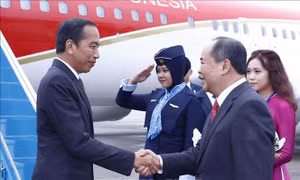Tổng thống Indonesia đến Hà Nội, bắt đầu thăm cấp Nhà nước tới Việt Nam