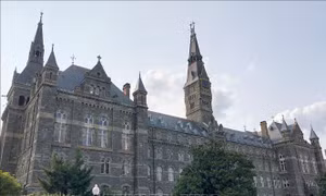 Washington từ bỏ kế hoạch mở lại các lớp học trực tiếp vào mùa Thu tới