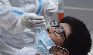 Đà Nẵng: Sử dụng test nhanh để xác định người mắc COVID-19