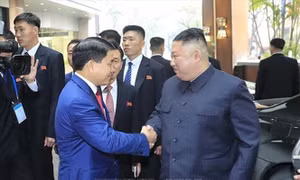 Chủ tịch TP Hà Nội đón Chủ tịch Triều Tiên Kim Jong-un ở khách sạn
