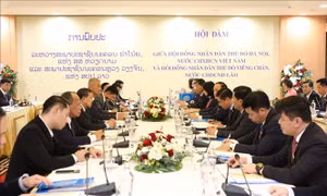Trao đổi kinh nghiệm hoạt động cơ quan dân cử giữa hai Thủ đô Hà Nội và Viêng Chăn (Lào)