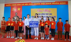 Hoa hậu Lương Thùy Linh tham gia nhiều hoạt động xã hội tại Cao Bằng