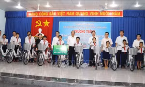 Phó Thủ tướng Trương Hòa Bình thăm, làm việc tại huyện Tân Biên, Tây Ninh