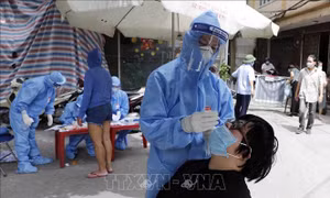 Hà Nội khẩn thiết đề nghị người ho, sốt liên hệ cơ sở y tế để được xét nghiệm 