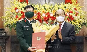 Chủ tịch nước trao Quyết định thăng quân hàm Thượng tướng cho Giám đốc Học viện Quốc phòng