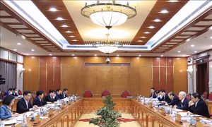 Công tác cán bộ - Bài 1: Vì sao 'lên rồi khó xuống'?