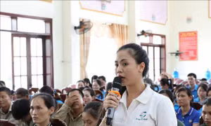 Cử tri góp ý dự thảo Luật Công đoàn (sửa đổi) và Luật Việc làm