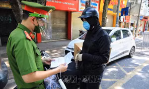 Hà Nội: Thực hiện đồng bộ các giải pháp để phát huy hiệu quả 'Giấy đi đường'