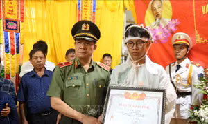 Vụ dùng súng tấn công tại Đắk Lắk: Truy điệu, trao Bằng Tổ quốc ghi công cho 6 cán bộ, chiến sĩ Công an