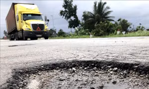Quảng Ngãi: Sớm khắc phục hư hỏng tại đoạn tránh trung tâm thị xã Đức Phổ, Quốc lộ 1A 