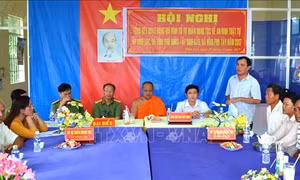 Hòa thượng Lý Sa Mouth hết lòng vì sự phát triển của phum, sóc