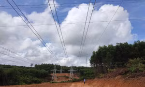 Hoàn thành đóng điện đường dây 220 kV Đông Hà – Lao Bảo