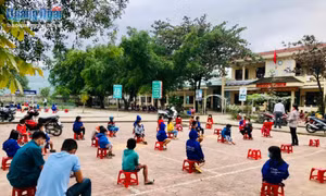 Quảng Ngãi có 25 học sinh là F0, nhiều trường chuyển sang dạy trực tuyến