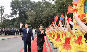 Thủ tướng Phạm Minh Chính chủ trì Lễ đón Thủ tướng Lào Phankham Viphavanh thăm chính thức Việt Nam