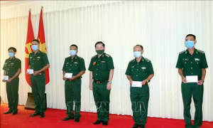 Tăng cường bộ đội biên phòng lên biên giới chống dịch COVID-19