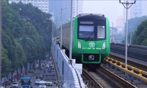 Trên 25.300 lượt khách đi tàu Cát Linh - Hà Đông trong ngày đầu bán vé