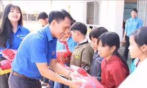 Ấm áp chương trình Xuân biên cương 2019 tại Đắk Lắk