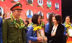 Tự hào, vững tin theo Đảng