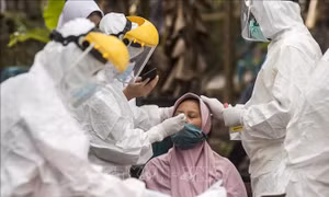 Indonesia siết chặt kiểm soát nhằm ngăn chặn biến thể Mu xâm nhập