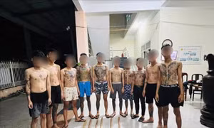 Tạm giữ 8 đối tượng để điều tra về hành vi cố ý gây thương tích