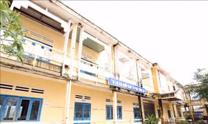 Nhiều điểm trường ở Quảng Ngãi vẫn ngổn ngang, các khối lớp học luân phiên