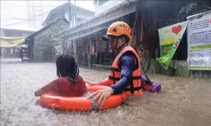 Chủ tịch nước Nguyễn Xuân Phúc gửi điện thăm hỏi Tổng thống Philippines