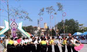 Đặc sắc nghệ thuật Then của cộng đồng dân tộc Thái trắng - Điện Biên