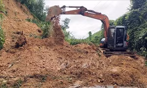 Một người dân ở huyện Yên Sơn (Tuyên Quang) thiệt mạng do sạt lở đất