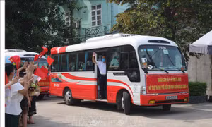 Nhiều cán bộ y tế, thanh niên tình nguyện hỗ trợ tuyến đầu chống dịch