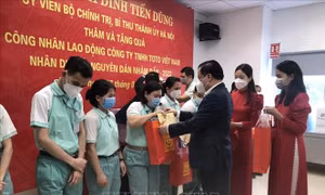 Bí thư Thành ủy Hà Nội thăm, chúc Tết người lao động