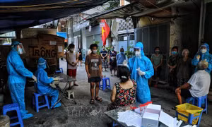 Từ ngày 18-20/8, Hà Nội xét nghiệm SARS-CoV-2 cho 13 nhóm người nguy cơ cao 