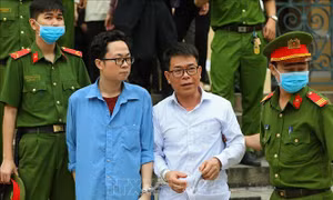 Nguyên Phó Chánh án Tòa án Quận 4 Nguyễn Hải Nam lĩnh án 17 tháng tù