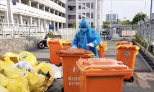 Rác thải y tế ở các 'điểm nóng' COVID-19- Bài 2: Đảm bảo an toàn cho những 'chiến binh thầm lặng'