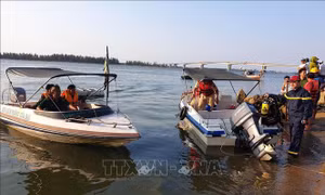 Chìm đò trên sông Thu Bồn, 5 người mất tích