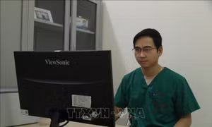 Bác sĩ trẻ nơi tuyến đầu chống dịch COVID-19