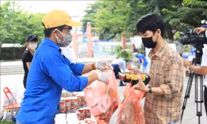 Đà Nẵng: 'Siêu thị sẻ chia 0 đồng' hỗ trợ sinh viên khó khăn chịu ảnh hưởng dịch COVID-19