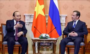 Thủ tướng Nguyễn Xuân Phúc hội đàm với Thủ tướng Liên bang Nga