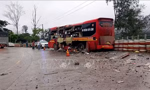 Kon Tum: Tai nạn giao thông nghiêm trọng làm 1 người chết, 12 người bị thương