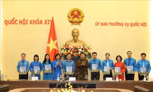 Phó Chủ tịch Quốc hội gặp mặt Đoàn đại biểu cán bộ chủ chốt Công đoàn Thủ đô