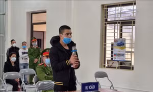 Xét xử lưu động đối tượng buôn bán pháo nổ dịp Tết Nguyên đán