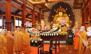 Giáo hội Phật giáo Việt Nam kêu gọi tăng ni, phật tử cấm túc, tụng kinh cầu bình an